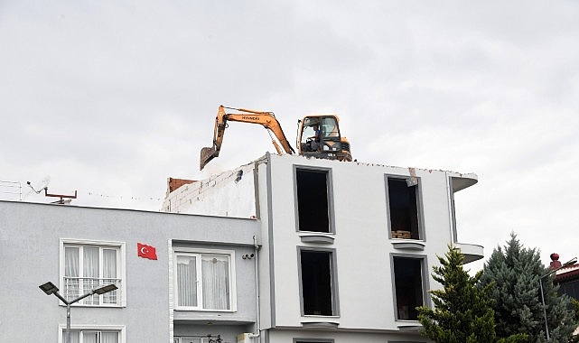 Osmangazi&rsquo;de Ruhsatsız Katlara Anında M&uuml;dahale