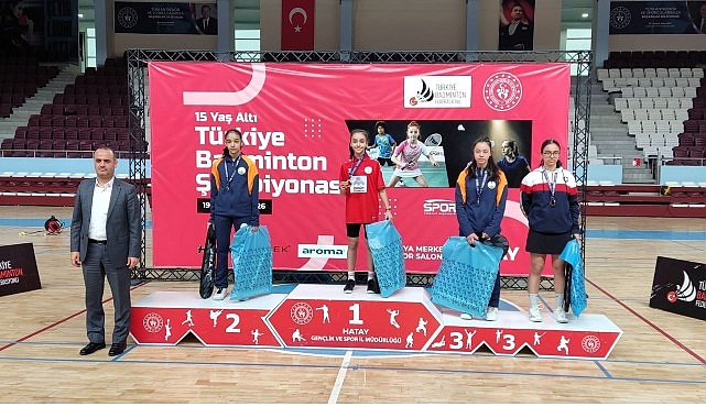 Osmangazili Badmintoncular T&uuml;rkiye Şampiyonası&rsquo;nda Parladı