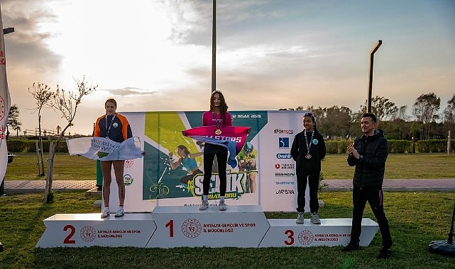 Osmangazi&rsquo;nin Gen&ccedil; Sporcuları K&uuml;rs&uuml;y&uuml; Boş Bırakmadı