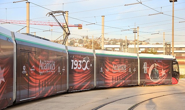 Otob&uuml;s ve tramvaylarda Ata'ya saygı