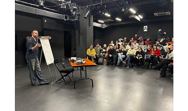 Oyun Yazımı At&ouml;lyesi Yazar, Y&ouml;netmen ve Oyuncu Murat Mahmutyazıcıoğlu&rsquo;nun At&ouml;lyesiyle Başladı