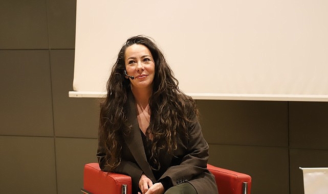 Oyuncu Zeynep &Ouml;zyağcılar ile 8 Mart'a &ouml;zel s&ouml;yleşi!
