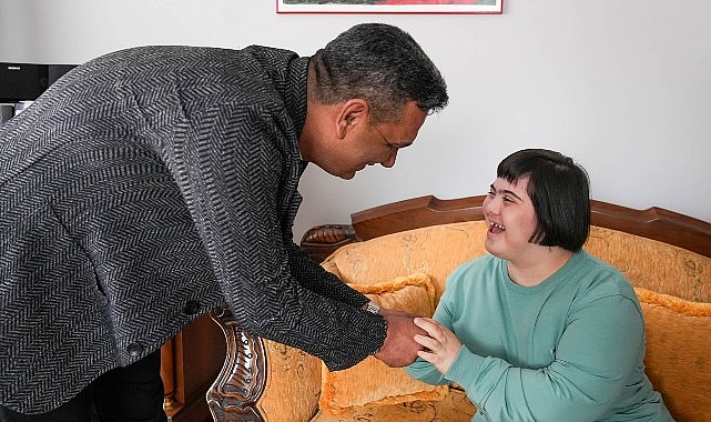 &Ouml;zel Bireylere Doğum G&uuml;n&uuml; S&uuml;rprizi