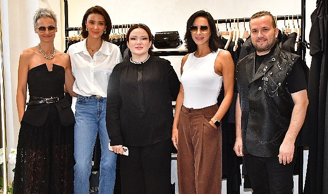 &Ouml;zge Ulusoy ile ISHIQ kapılarını a&ccedil;tı
