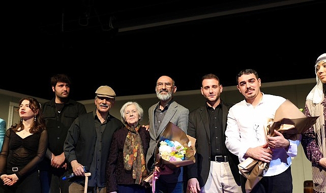 &Ouml;zg&uuml;r Aksoy Tiyatro G&uuml;nleri'ne G&ouml;rkemli Final
