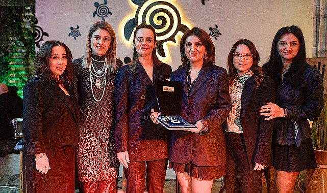 &Ouml;znur Tugay: Kadınlar i&ccedil;in değişimi g&uuml;&ccedil; birliğiyle sağlayalım