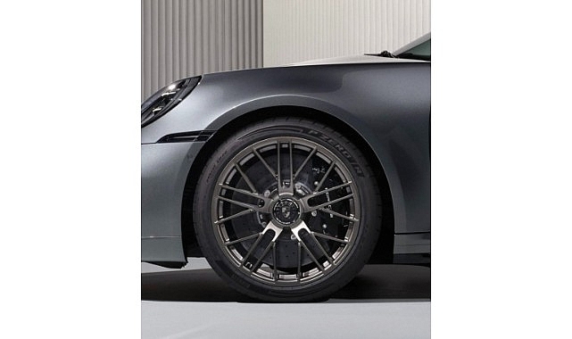 Pirelli P Zero R, Motor Sporları DNA&rsquo;sını Porsche 911 Turbo S&rsquo;e Taşıyor