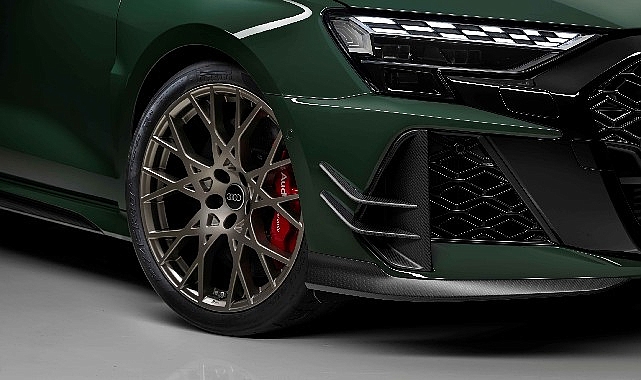 Pirelli, yeni Audi RS 5 ve Audi RS 3 competition limited modelleri i&ccedil;in motor sporları DNA&rsquo;sına sahip P Zero R lastiklerini geliştirdi