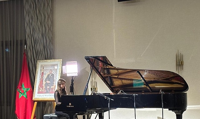 Piyanonun Gen&ccedil; İncisi Ayşe Nil, Uluslararası Başarısıyla Narlıdere&rsquo;yi Gururlandırdı