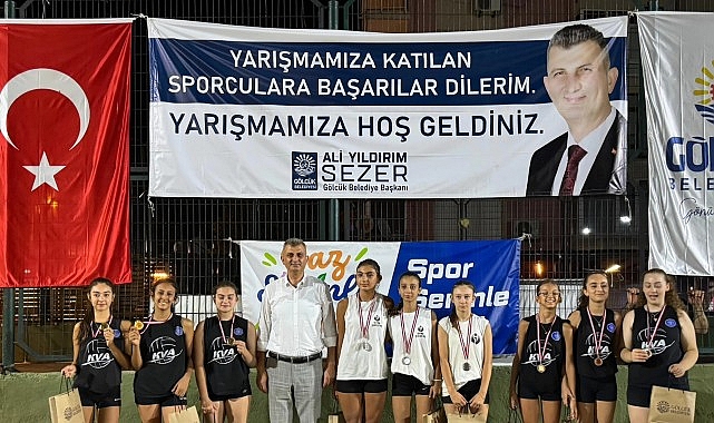 Plaj Voleybolunda Minik Sporculardan B&uuml;y&uuml;k M&uuml;cadele