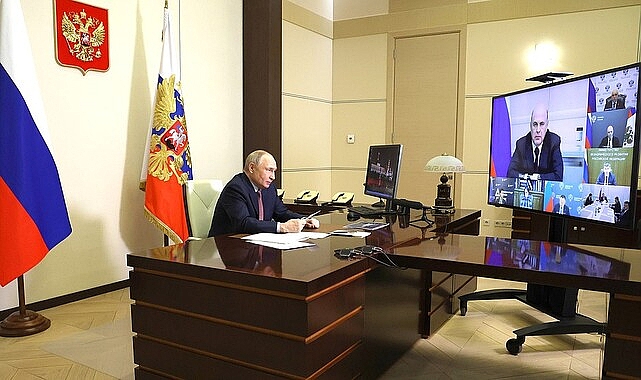 Putin'den Ekonomik Konulara İlişkin Toplantı