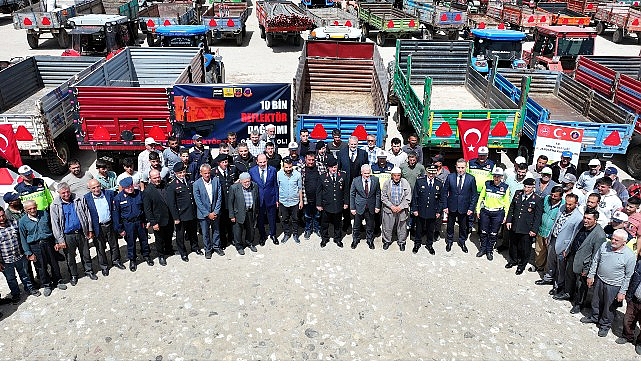 "Reflekt&ouml;r Tak, G&ouml;r&uuml;n&uuml;r Ol&rdquo; Projesi ile &Ccedil;ift&ccedil;ilere 10 Bin Adet Reflekt&ouml;r Dağıtılacak