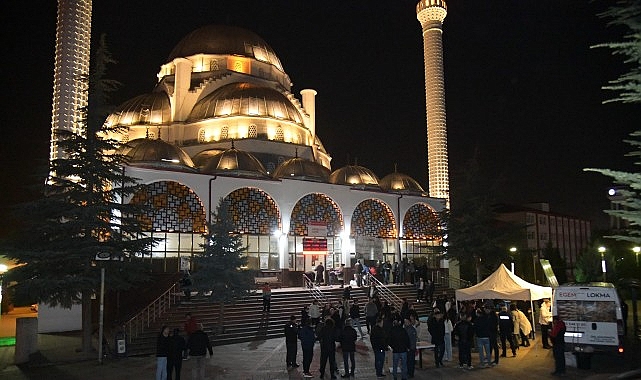 Regaip Kandili&rsquo;nde Lokma İkram Edildi
