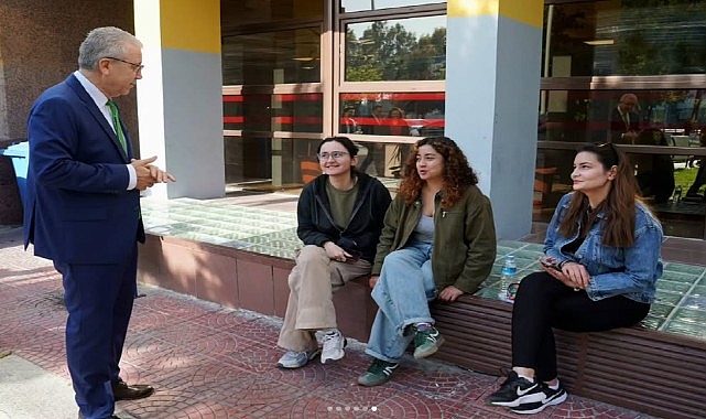 Rekt&ouml;r Prof. Dr. Budak, &ldquo;&Ouml;ğrencilerimizin akademik gelişimlerine katkı sunmayı s&uuml;rd&uuml;r&uuml;yoruz&rdquo;