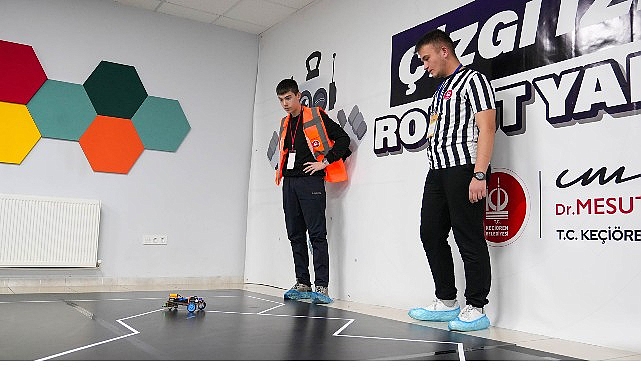 Robot Yarışmasında &Ouml;d&uuml;ller Sahiplerini Buldu