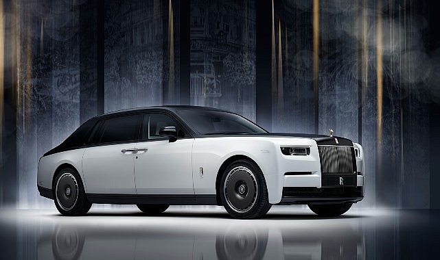 Rolls-Royce&rsquo;dan 100 yıllık efsanesine &ouml;zel koleksiyon