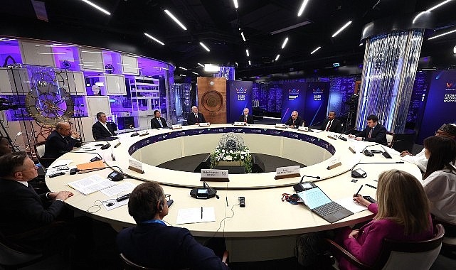 Rusya Devlet Başkanı Vladimir Putin Atom M&uuml;zesi&rsquo;ni ziyaret etti