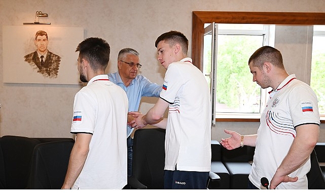 Rusya G&ouml;rme Engelliler Futbol Milli Takımı Kemer Belediyesi&rsquo;nde