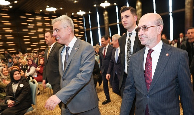 Sağlık Bakanı Memişoğlu Anne Baba Adayları ile &ldquo;İlk Adım Ebe Gebe Okulu Aile Buluşması&rdquo;nda Bir Araya Geldi