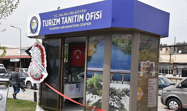 Salihli Belediyesi tarafından hayata ge&ccedil;irilen Turizm Tanıtım Ofisi d&uuml;zenlenen t&ouml;renle hizmete a&ccedil;ıldı.