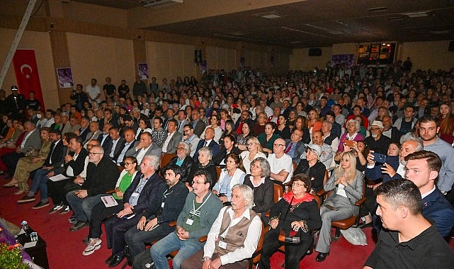 Salihli&rsquo;de Şiire A&ccedil;ılan Pencere Yeniden Aralandı