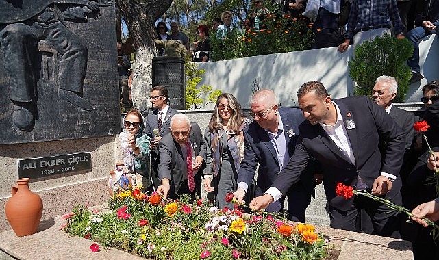 Sanat&ccedil;ı Ali Ekber &Ccedil;i&ccedil;ek Edremit&rsquo;te anıldı