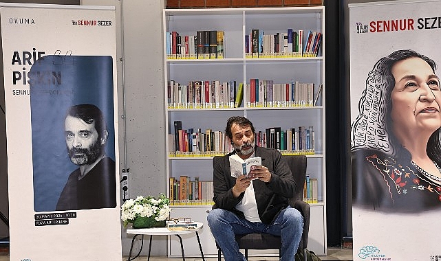&ldquo;Sanat&ccedil;ılar Sennur Sezer Okuyor&rdquo; etkinliğinin konuğu Arif Pişkin oldu