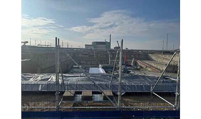 Santralin 5. G&uuml;&ccedil; &Uuml;nitesi&rsquo;nin reakt&ouml;r binasının temeline beton d&ouml;k&uuml;m&uuml;ne başlandı