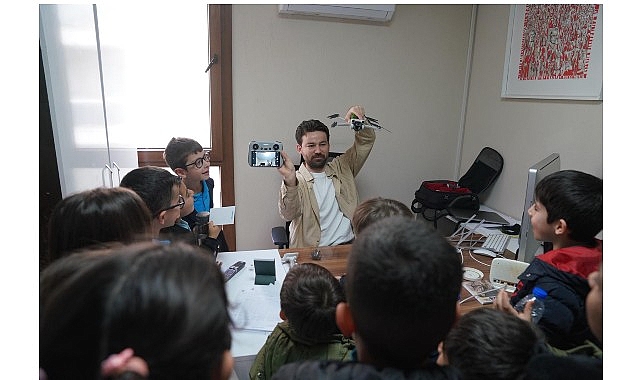 Seferihisar&rsquo;da miniklerden anlamlı ziyaret: Başkan Yetişkin &ouml;ğrencilerle buluştu