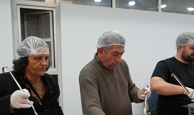 Seferihisar&rsquo;da Ramazan dayanışması ilk iftarla başladı