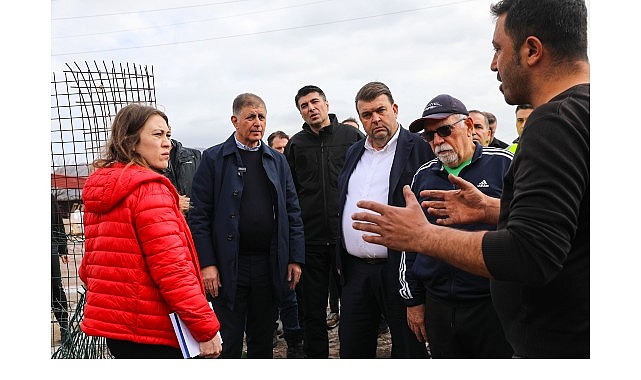 Seferihisar'da sel ve fırtına sonrası yoğun mesai; T&uuml;m ihbarlara anında m&uuml;dahale