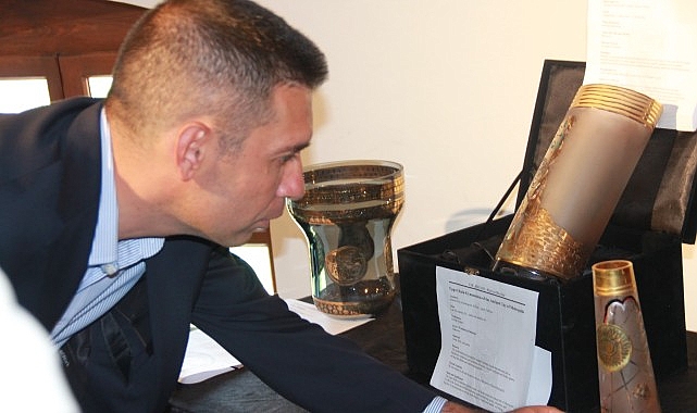Seferihisarlı sanat&ccedil;ılardan Efes Sel&ccedil;uk&rsquo;ta &lsquo;&rsquo;Cam&rsquo;da Antik Ege&rsquo;&rsquo; sergisi