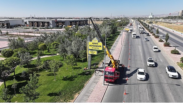 Şehir Estetiği ve Trafik G&uuml;venliği İ&ccedil;in Totem ve Tabelalar Kaldırılıyor