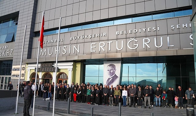 Şehir Tiyatroları Atat&uuml;rk&rsquo;&uuml;n &Ccedil;ocukluğunu &ldquo;Merhaba &Ccedil;ocuk&rdquo;la Anlattı
