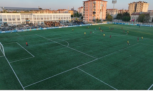 Sel&ccedil;uklu Belediyesi Ortaokullar Arası Futbol Turnuvasında Şampiyonlar Belli Oldu