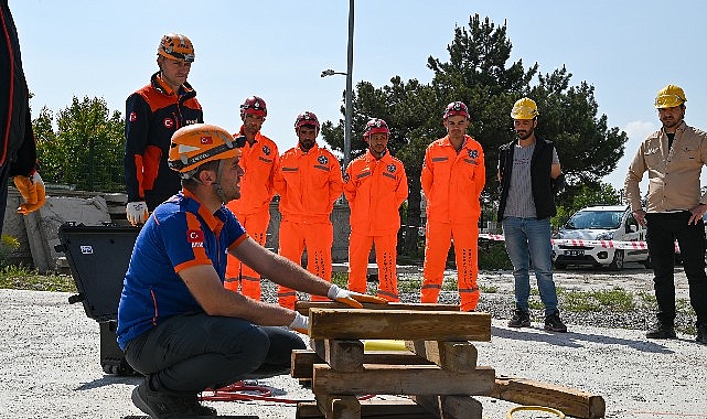 Sel&ccedil;uklu Belediyesi personeli afetlere hazırlanıyor