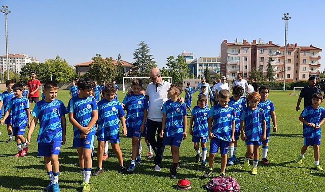 Sel&ccedil;uklu Belediyesi Spor Okullarıyla bu yaza da damga vurdu