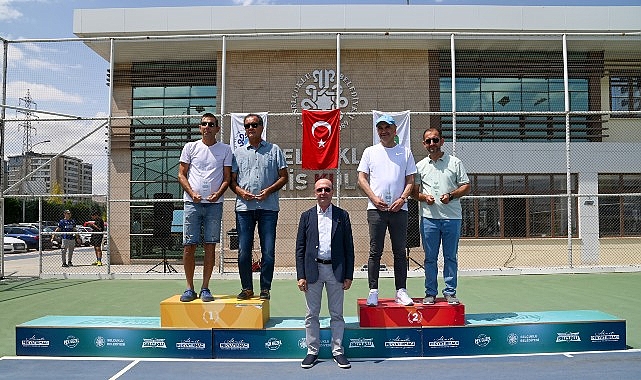 Sel&ccedil;uklu Belediyesi T200 Masters Tenis Turnuvası Sona Erdi