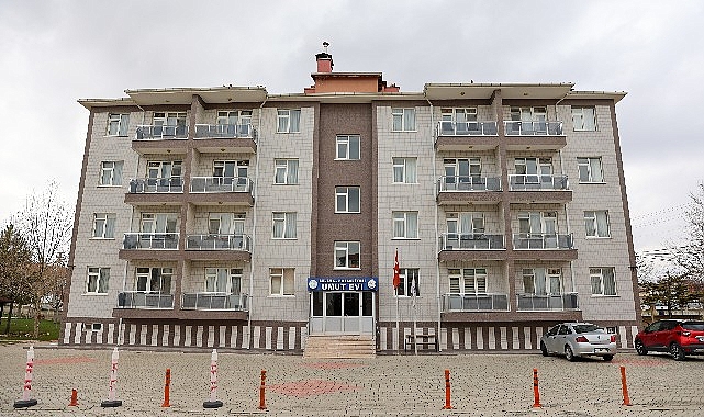 Sel&ccedil;uklu Belediyesi Umut Evi kanser hastaları ve yakınlarının yanında