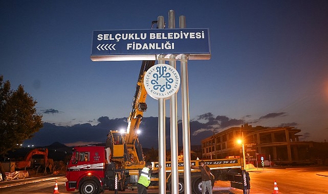 Sel&ccedil;uklu Belediyesi&rsquo;nden şehir estetiğine katkı sağlayacak uygulama: Belediye&rsquo;ye ait t&uuml;m totemler kaldırılıyor