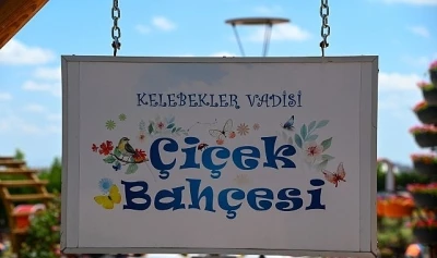 Sel&ccedil;uklu &Ccedil;i&ccedil;ek Bah&ccedil;esi Yeni Sezona Kapılarını A&ccedil;ıyor