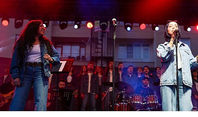 Sel&ccedil;uklu&rsquo;da Nostalji Dolu Gece