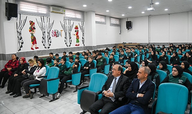 Sel&ccedil;uklu&rsquo;da &ldquo;Okur-Yazar Buluşmaları&rdquo; 4. Kez &Ouml;ğrenci ve Yazarları Bir Araya Getiriyor