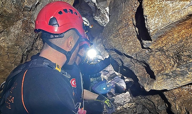 Sel&ccedil;uk&rsquo;ta mağarada 9 saatlik kurtarma seferberliği