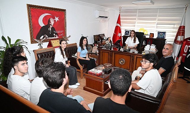 Sınavda derece yapan &ouml;ğrencilerden protokole ziyaret