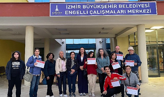 Singapurlu Art Terapist&rsquo;ten engelliler ve ailelerine sanatla terapi