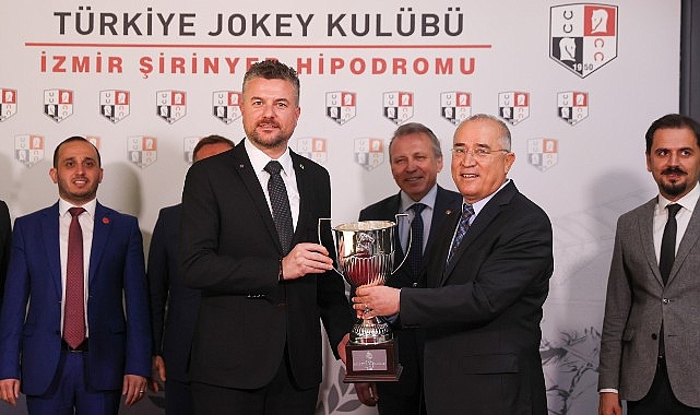 Şirinyer Hipodromu&rsquo;nda Buca Belediye Başkanlığı Koşusu heyecanı