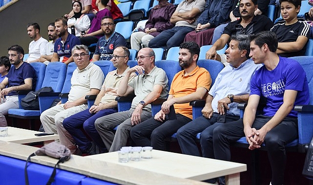 Sporun Merkezi Sel&ccedil;uklu&rsquo;da Masa Tenisi Heyecanı Yaşandı