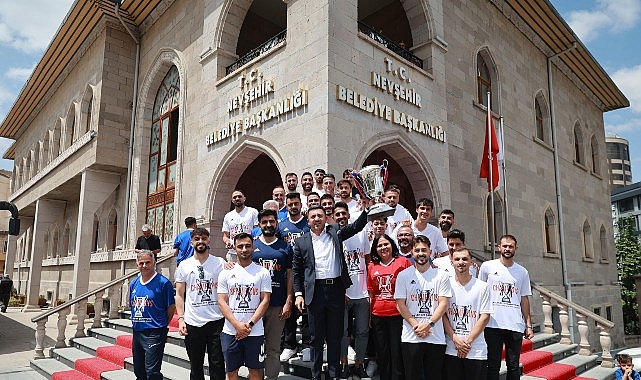 Suvermez Kapadokyaspor&rsquo;dan, Belediye Başkanı Rasim Arı&rsquo;ya Ziyaret