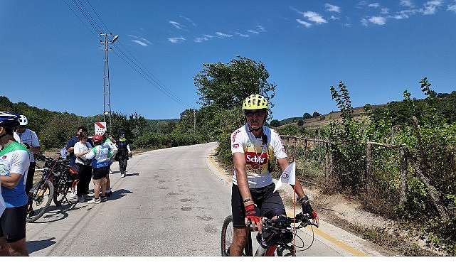 Tandem bisikletlerle umuda pedal &ccedil;evirdiler